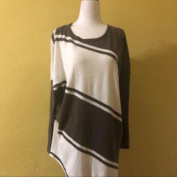 New Woman’s Marble Asymmetric Sweater NWT! - Picture 12 of 14
